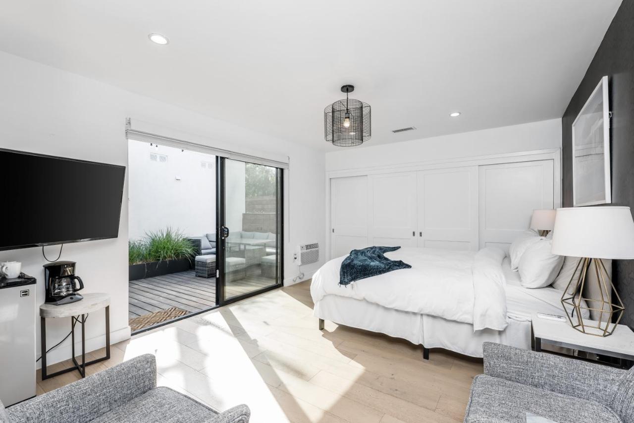 Modern Guest Room Los Angeles Exterior photo